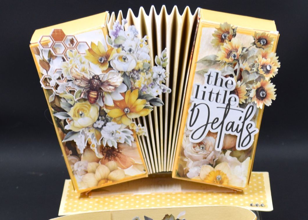 TK Paper Boutique Ready to Assemble Card Making Kit - Accordion Fan Box