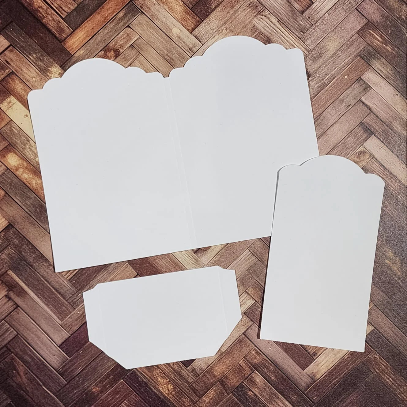 Paper Rose Studio Papercuts Card Folio 1- 4x6 Scalloped Card Bases with Tags & Pockets, 2 sets- 6pcs
